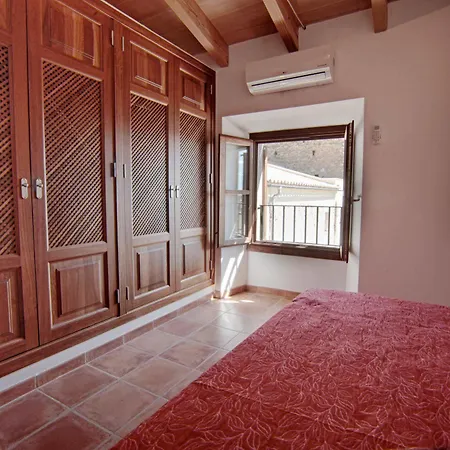 Bed & Breakfast Tramuntana Suites 3*