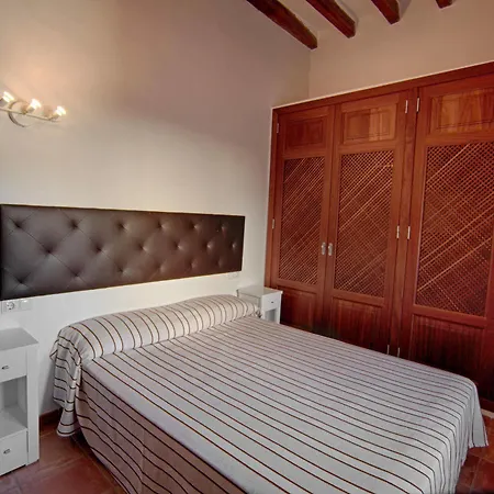 Tramuntana Suites Bed & Breakfast